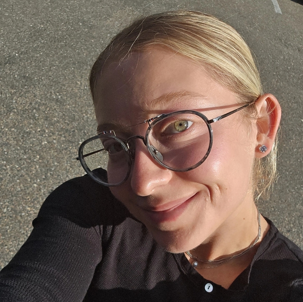 Meet your Posher, Nicole